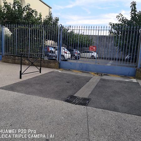 شقة Le Pandora, Proche Tour Magne, Parking Et Terrasse نيم المظهر الخارجي الصورة